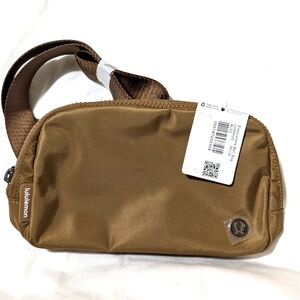 Lululemon Everywhere Belt Bag 1L